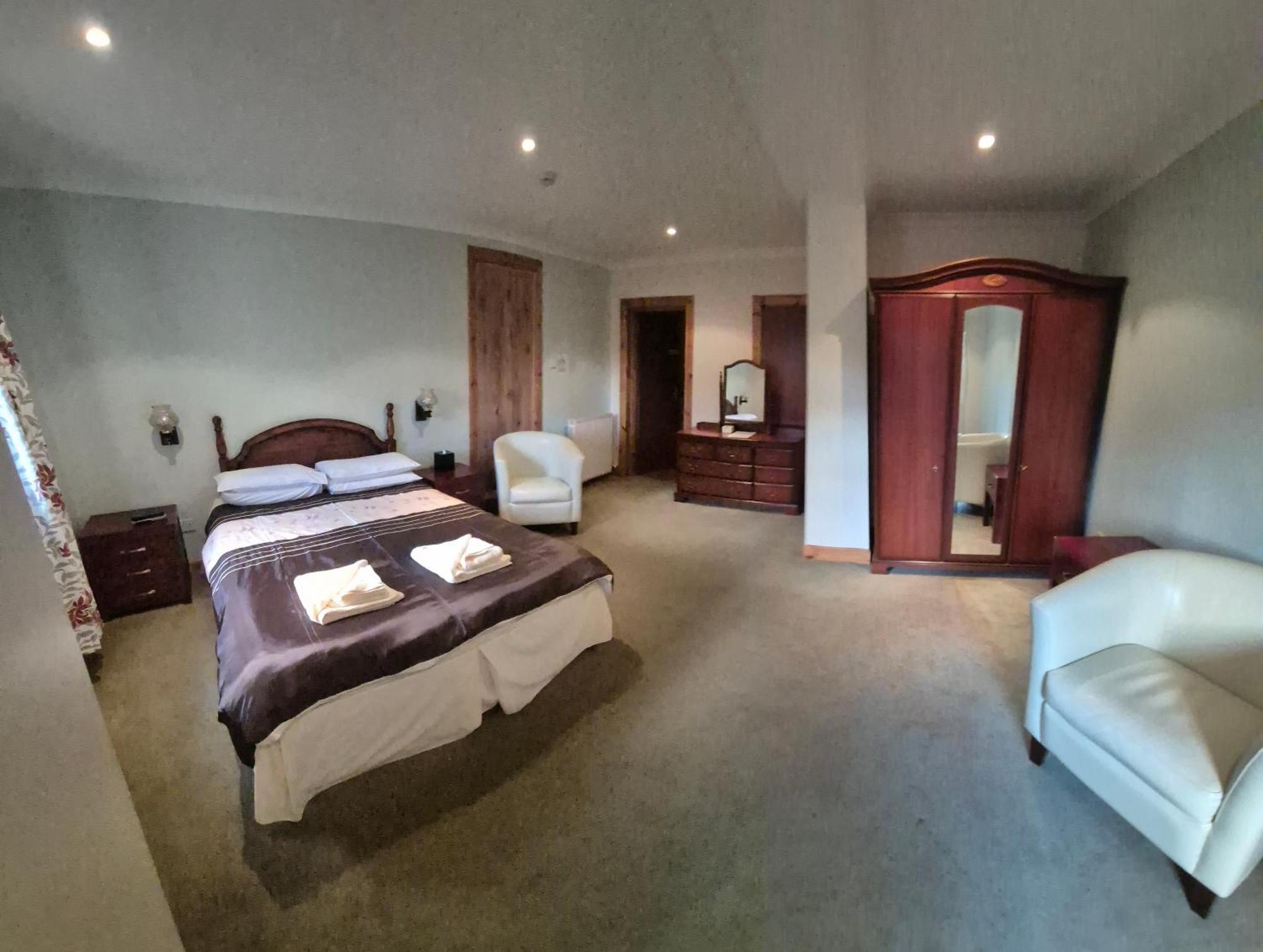 Doune Braes Hotel Breasclete Esterno foto